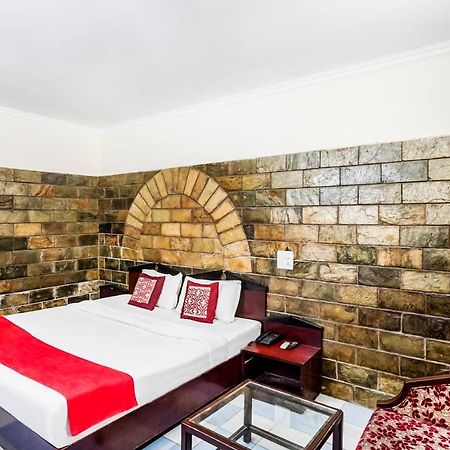 Hotel Oscar Regency بانتشكولا المظهر الخارجي الصورة