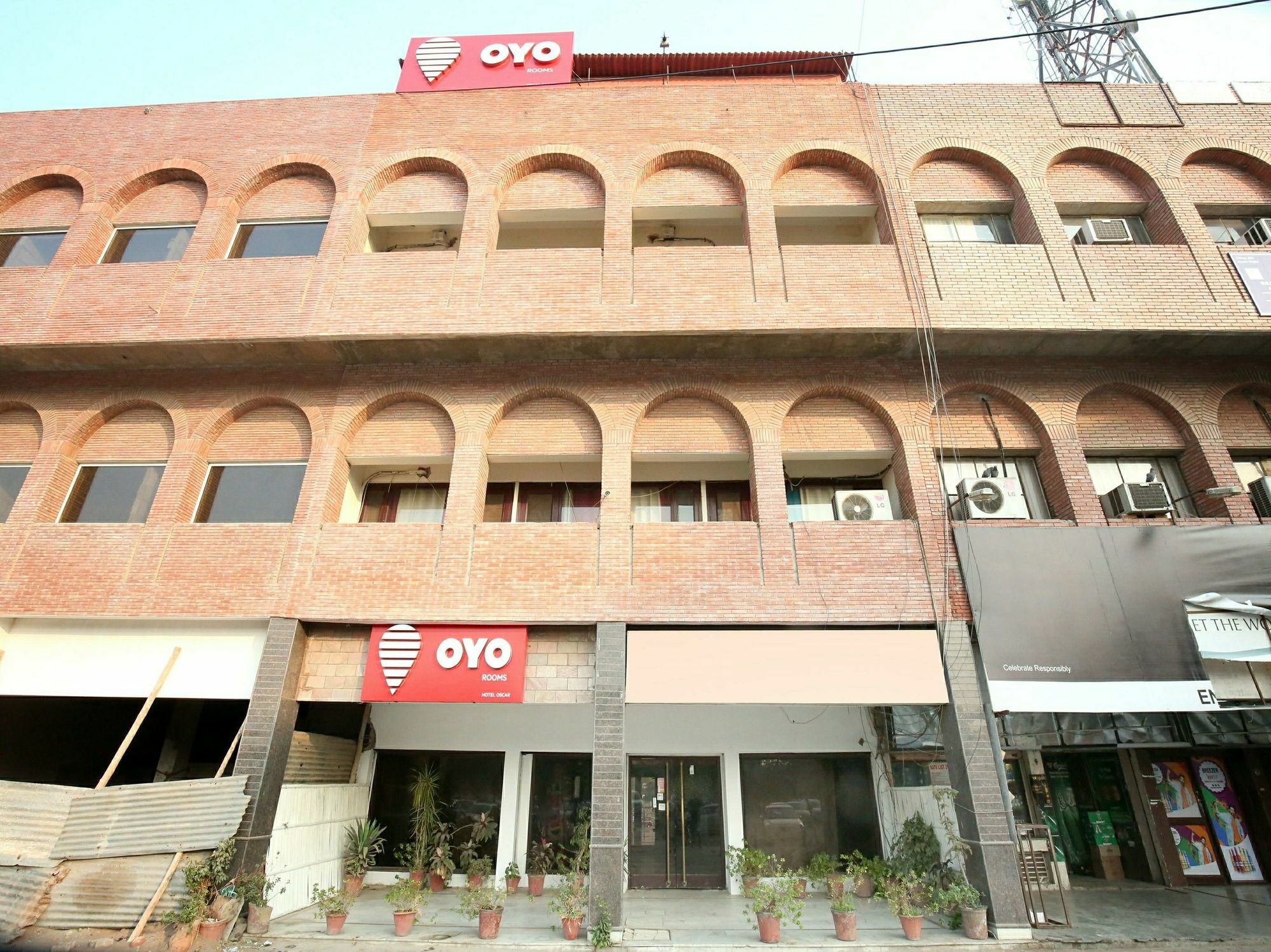 Hotel Oscar Regency بانتشكولا المظهر الخارجي الصورة