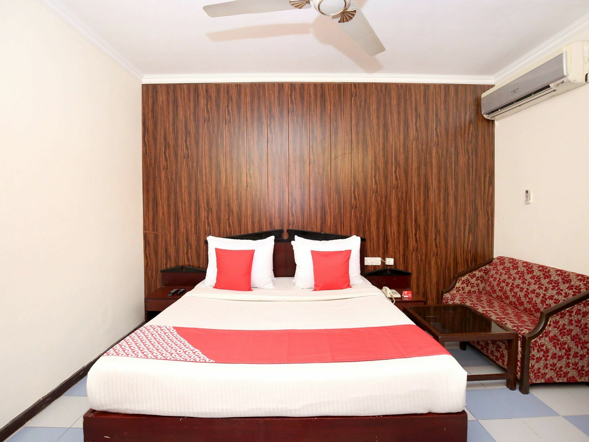Hotel Oscar Regency بانتشكولا المظهر الخارجي الصورة