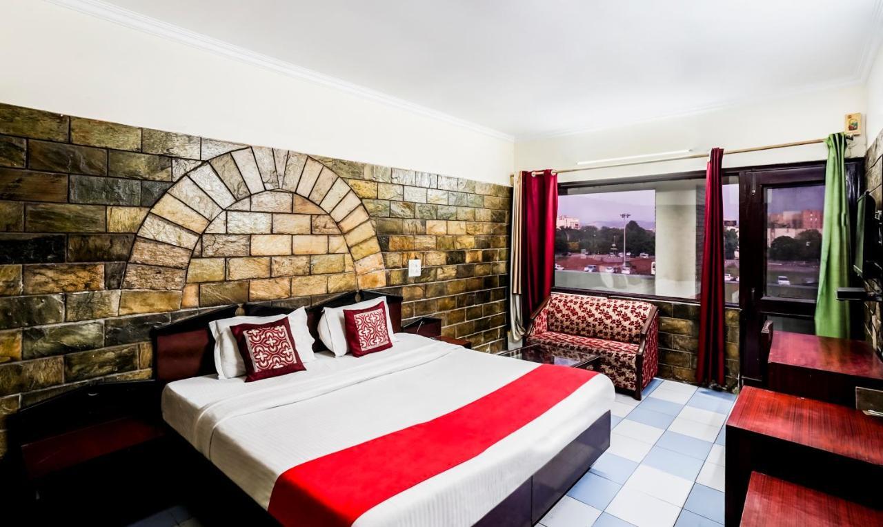 Hotel Oscar Regency بانتشكولا المظهر الخارجي الصورة