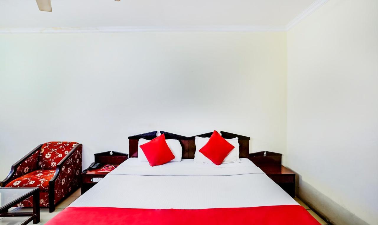 Hotel Oscar Regency بانتشكولا المظهر الخارجي الصورة