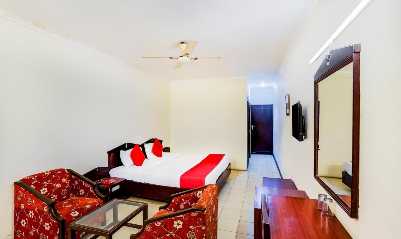 Hotel Oscar Regency بانتشكولا المظهر الخارجي الصورة