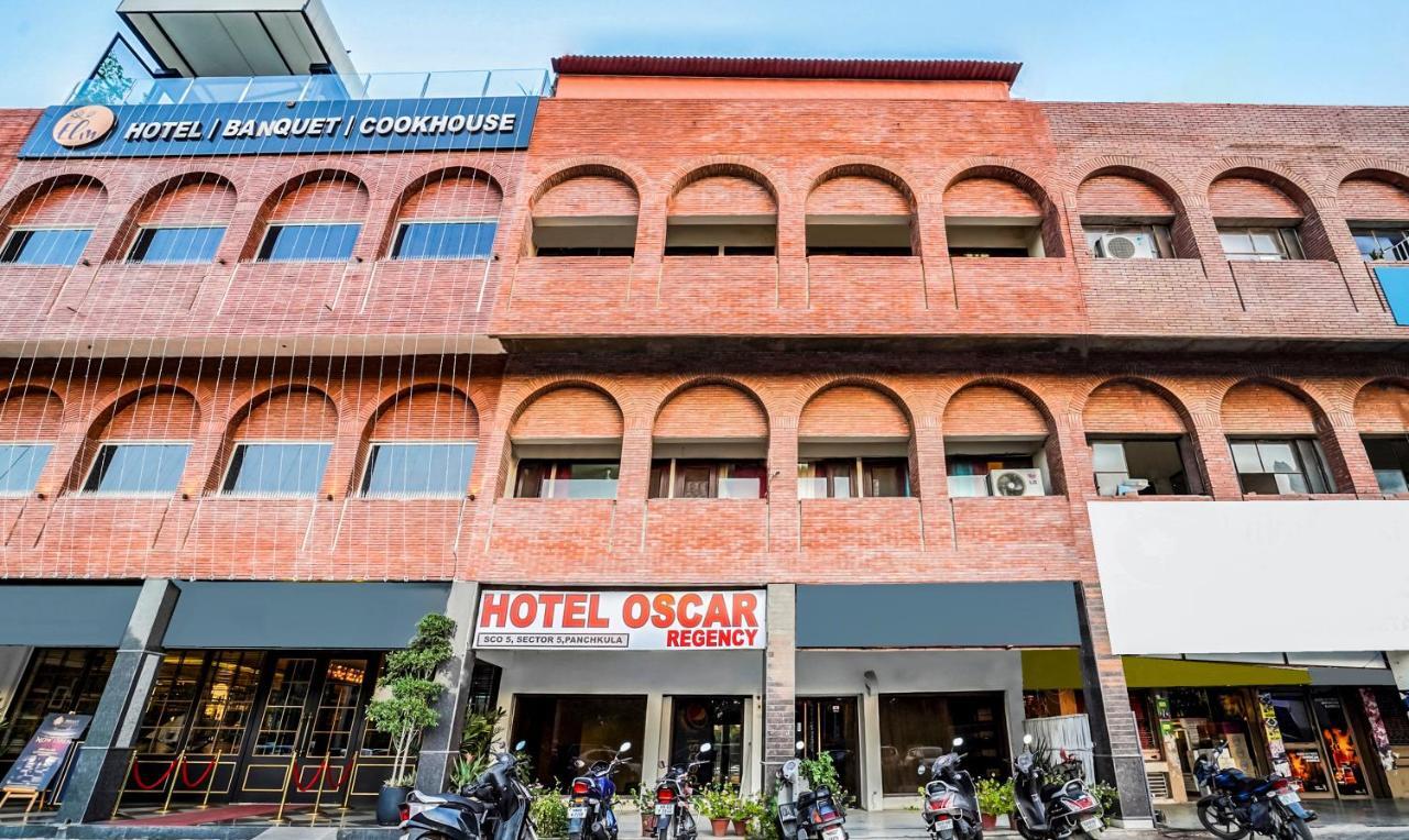 Hotel Oscar Regency بانتشكولا المظهر الخارجي الصورة