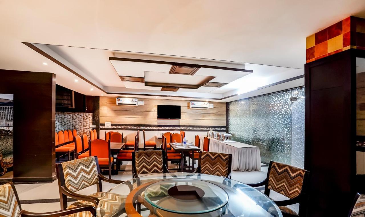 Hotel Oscar Regency بانتشكولا المظهر الخارجي الصورة